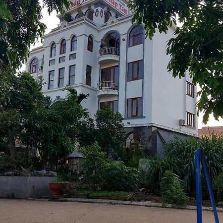Thap Tam Royal Hotel นิญบิ่ญ ภายนอก รูปภาพ